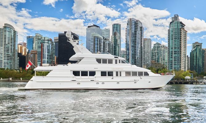 Hatteras Tri-Deck Motoryacht - main image