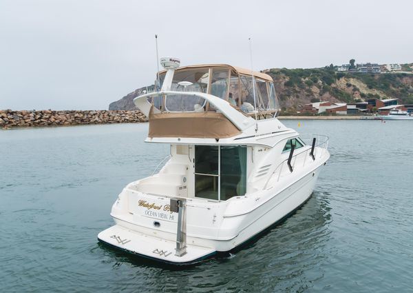 Sea Ray 400 Sedan Bridge image