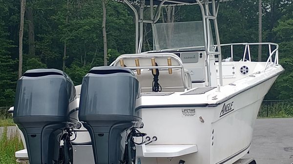 Angler 270