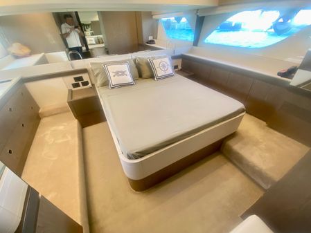 Ferretti Yachts 550 image