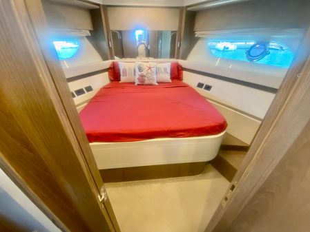 Ferretti Yachts 550 image