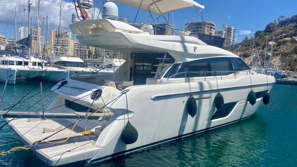 Ferretti Yachts 550 