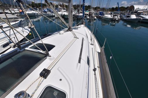 Beneteau Oceanis 331 image