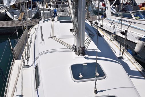 Beneteau Oceanis 331 image