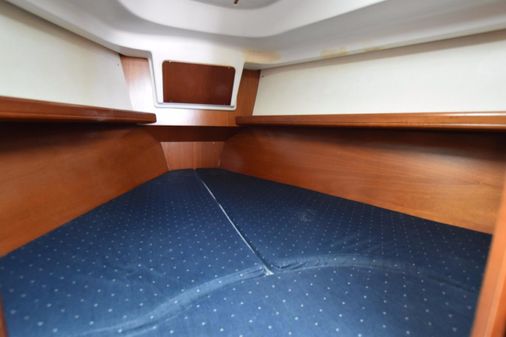 Beneteau Oceanis 331 image