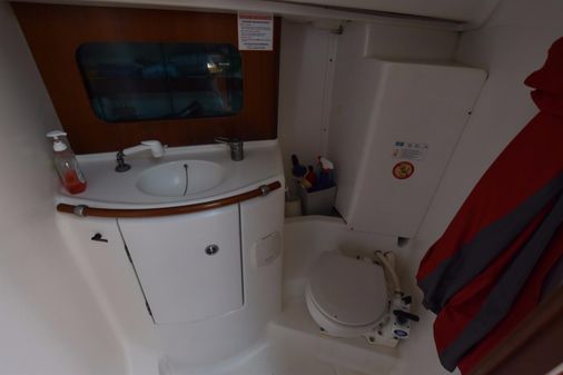 Beneteau Oceanis 331 image