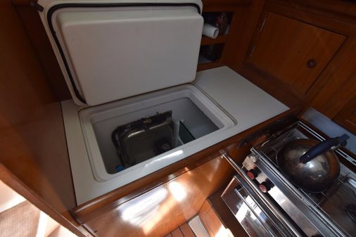 Beneteau Oceanis 331 image