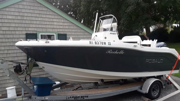 Robalo R 180 Center Console 