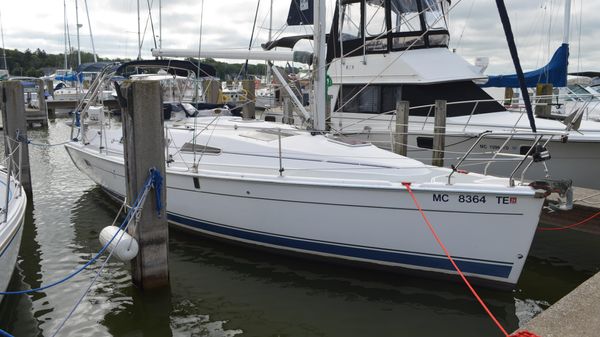 Hunter 33