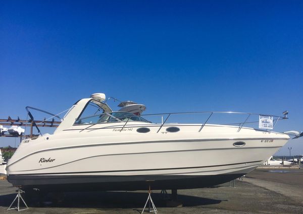 Rinker 342 Fiesta Vee image