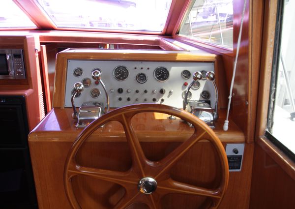 Ocean-alexander COCKPIT-MOTOR-YACHT image