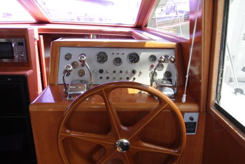 Ocean-alexander COCKPIT-MOTOR-YACHT image