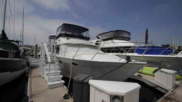 Ocean Alexander Cockpit Motor Yacht 