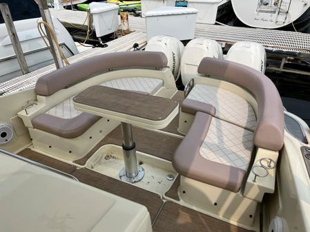 Chris-Craft 38 Launch image