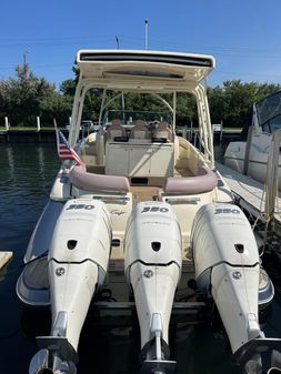 Chris-Craft 38 Launch image