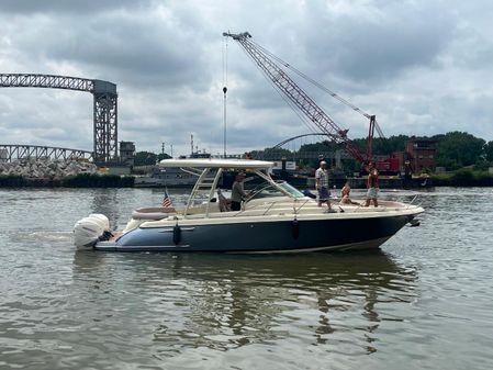 Chris-Craft 38 Launch image
