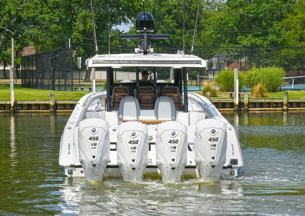 Everglades 455 Center Console image