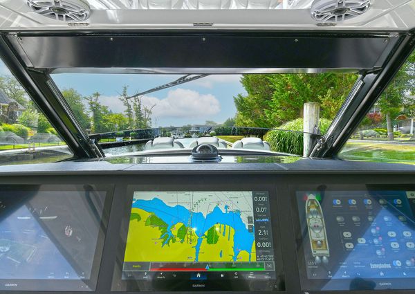 Everglades 455 Center Console image