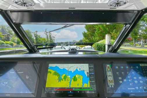 Everglades 455 Center Console image