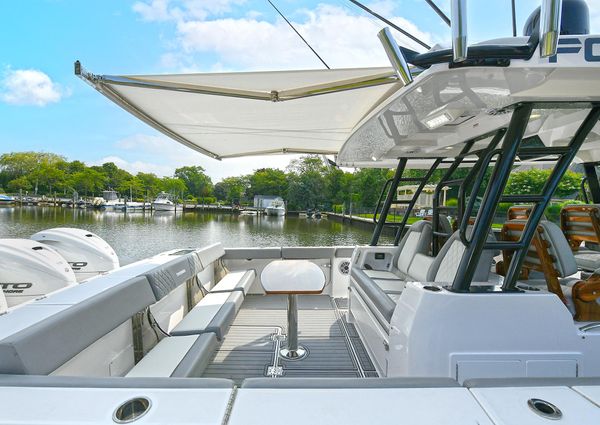 Everglades 455 Center Console image