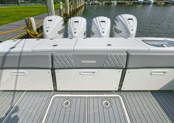 Everglades 455 Center Console image