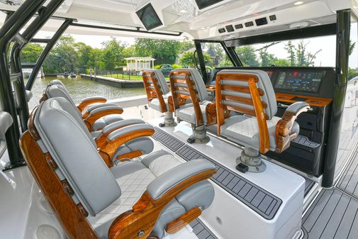 Everglades 455 Center Console image