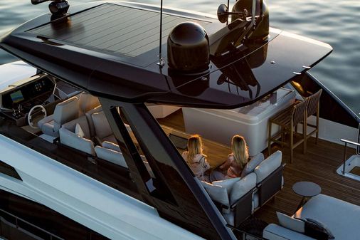 Ferretti Yachts 780 image