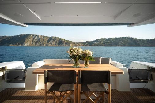 Ferretti Yachts 780 image