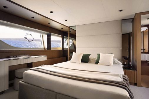 Ferretti Yachts 780 image