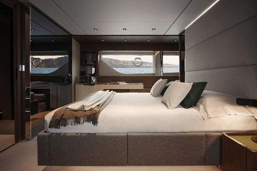 Ferretti Yachts 780 image