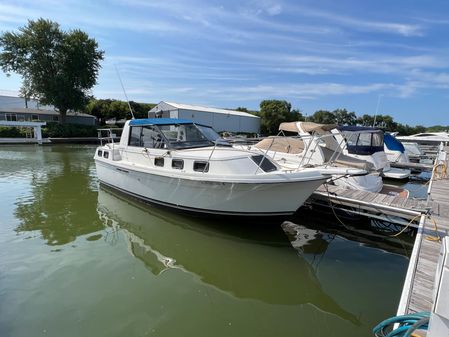 Carver 2807-RIVIERA-AFT-CABIN image