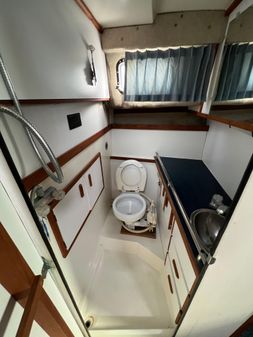 Carver 2807-RIVIERA-AFT-CABIN image