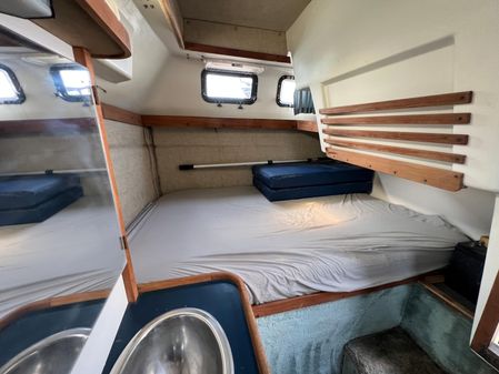 Carver 2807-RIVIERA-AFT-CABIN image