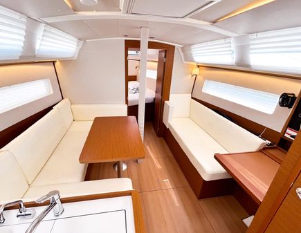 Jeanneau Sun Odyssey 380 image