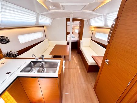 Jeanneau Sun Odyssey 380 image