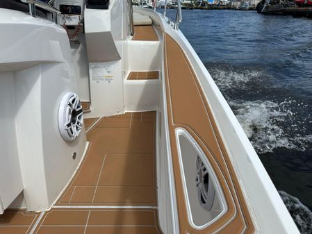 Sessa Marine Key Largo 28 image