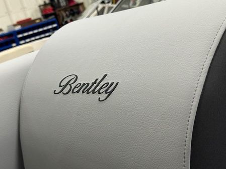 Bentley-pontoons LEGACY-200-CRUISE image