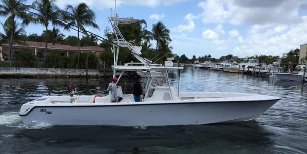 Sea Vee 390 IPS Center Console