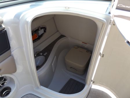Crownline E235XS image