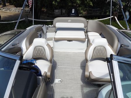 Crownline E235XS image