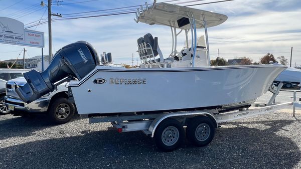 Defiance Catalina 240 