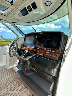 Tiara Yachts 43 LS image