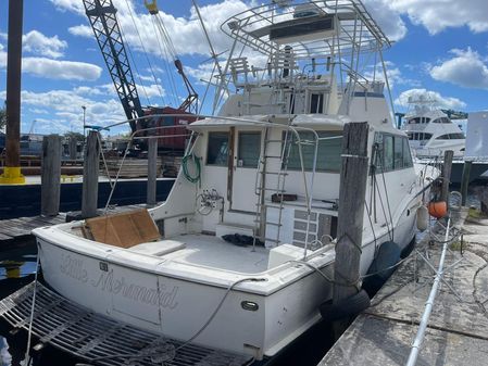 Hatteras 42 sport fisherman image