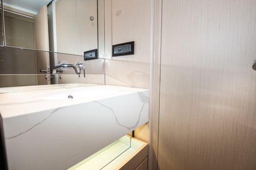Azimut Fly 68 image