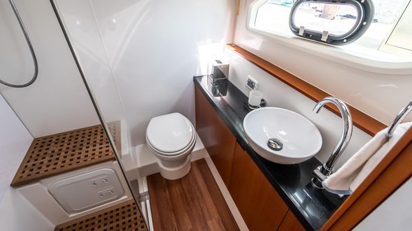 Aquila 44 Yacht image