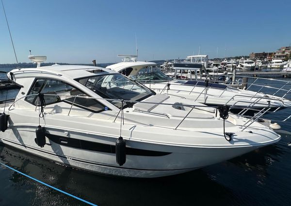 Sea Ray Sundancer 350 Coupe image