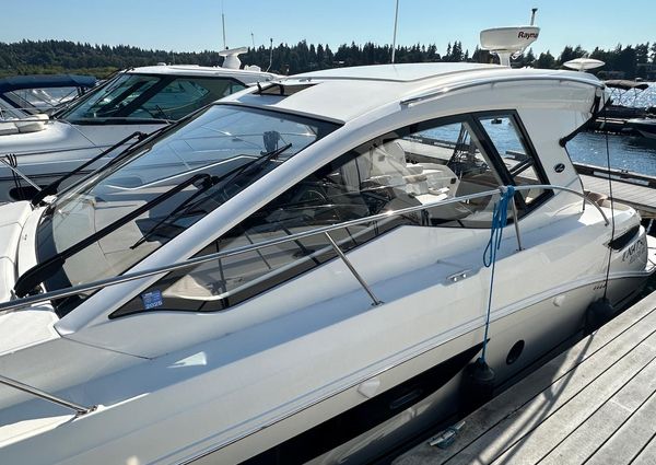 Sea Ray Sundancer 350 Coupe image