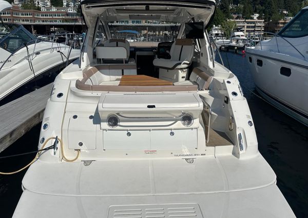 Sea Ray Sundancer 350 Coupe image