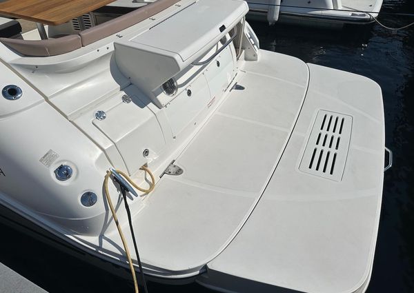 Sea Ray Sundancer 350 Coupe image