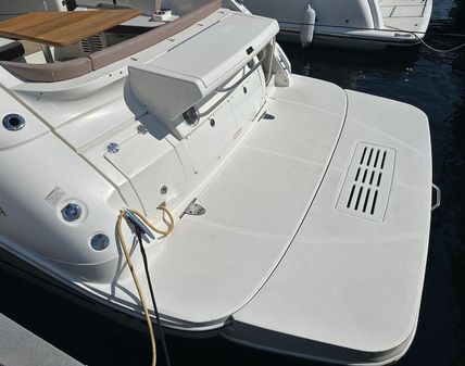 Sea Ray Sundancer 350 Coupe image